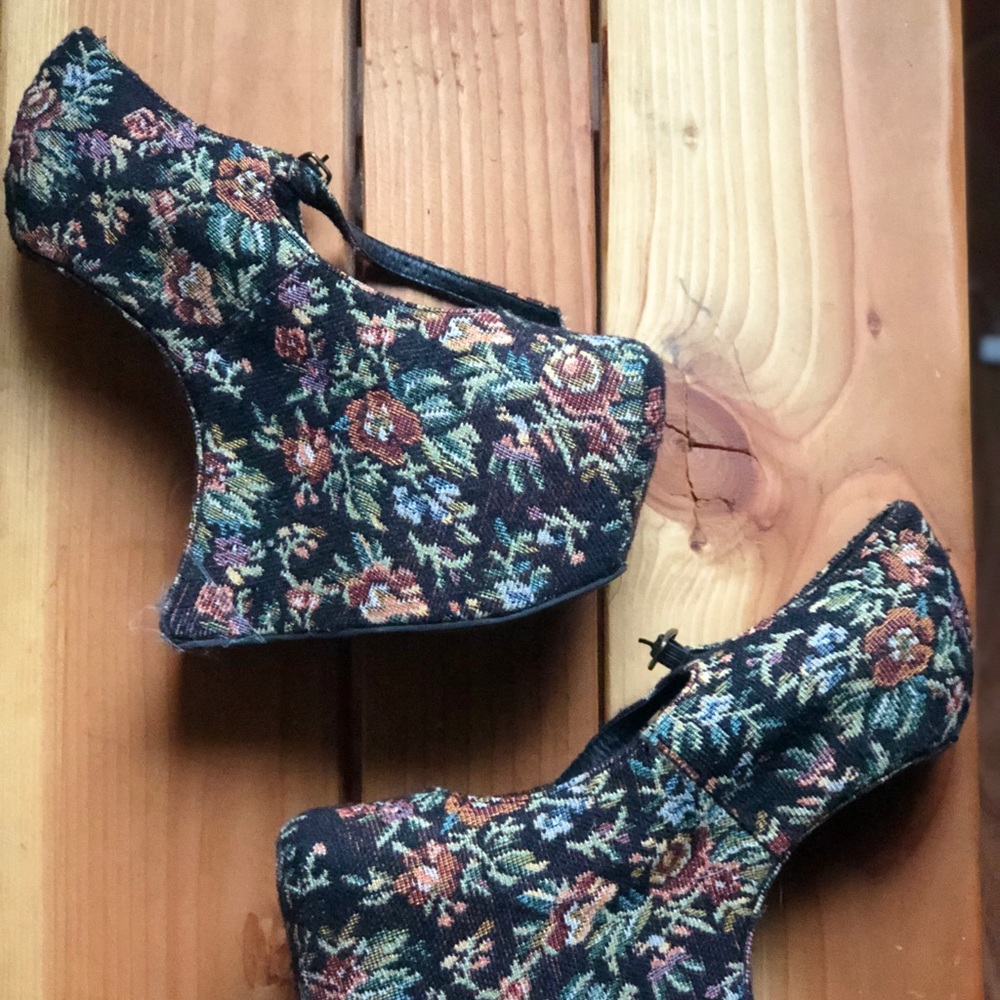 Jeffrey Campbell Nightwalk Black Tapestry